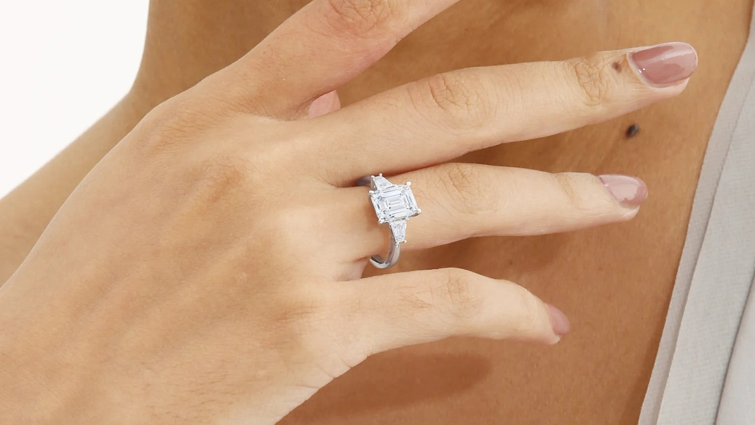 Three Stone Diamond Ring: Why Is It Better