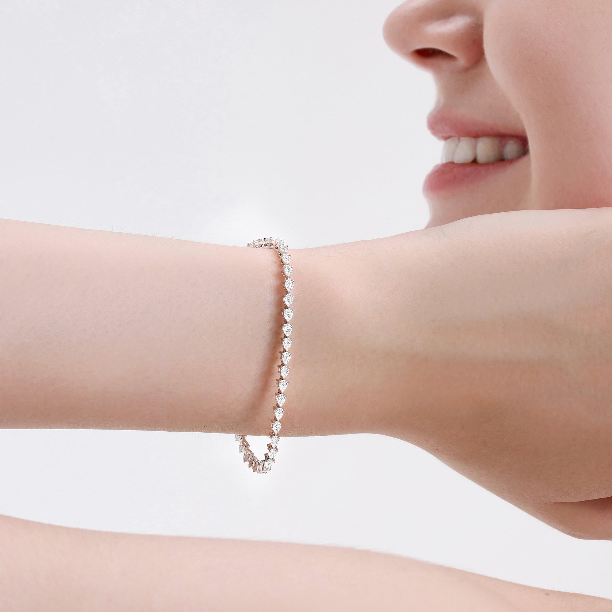 Selecting the right jewelry for each occasion involves careful consideration of style and elegance.